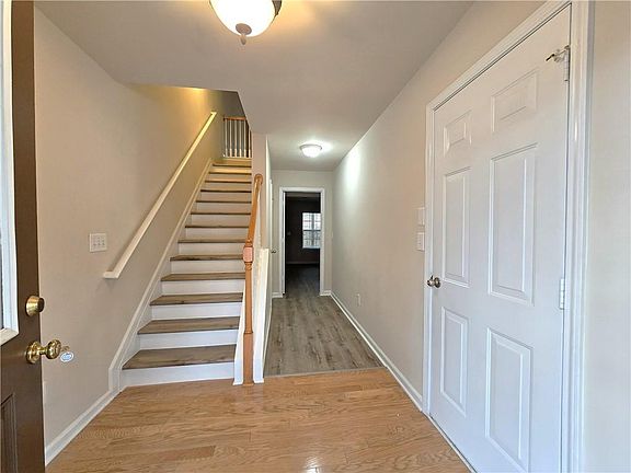 4th image of 2120 Meadow Peak Rd