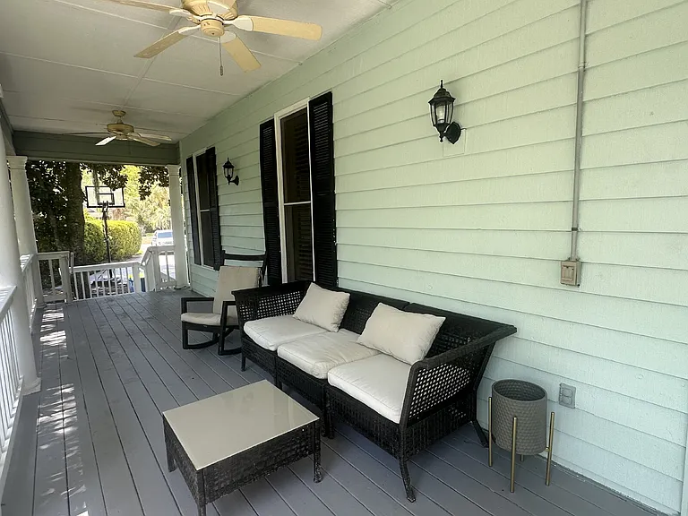 9 Royal Pointe Dr — Photo 5