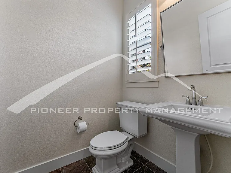 9151 E 29th Ave — Photo 15
