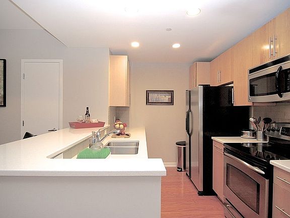 4th image of 149 Essex St APT 4C