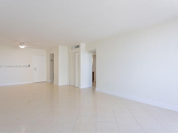 4th image of 800 West Ave APT 620