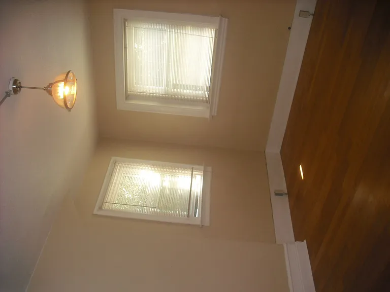 210 Stratford Ave #1 — Photo 3
