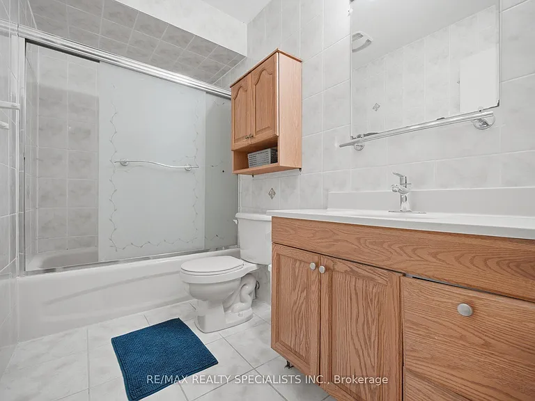 701 Burnhamthorpe Rd #106 — Photo 36