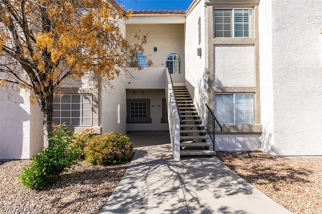 2 bed, 2.0 bath, 950 sqft, $1,495 — Photo 1