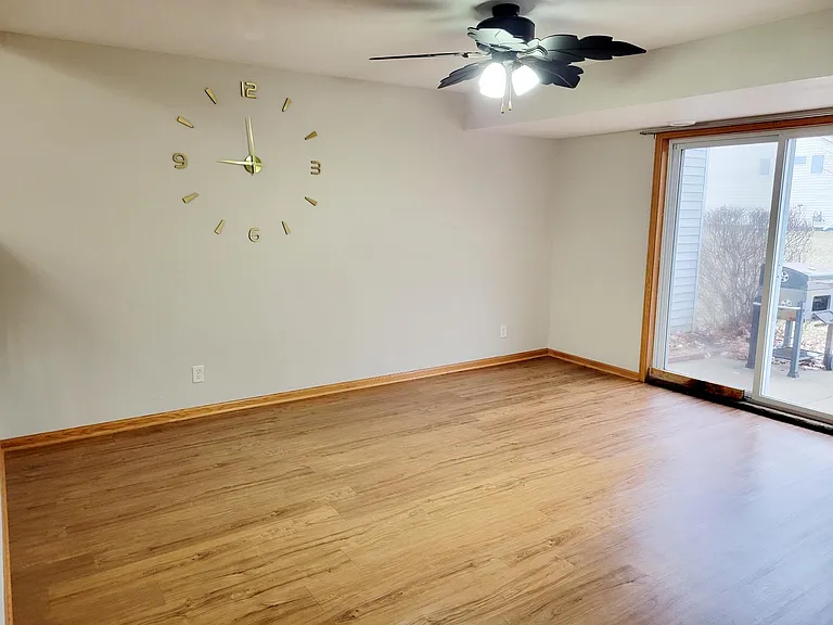 2458 Downing Ave — Photo 4