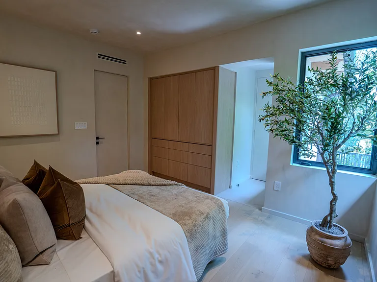 4430 Royal Palm Ave — Photo 37