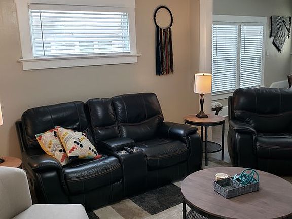 4th image of 486 N Ridge Ave