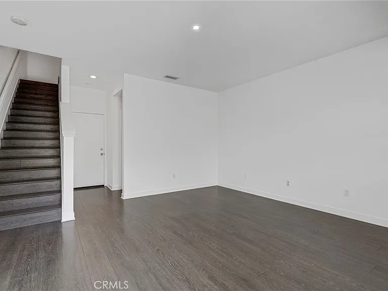 77 Jensen Ct — Photo 5