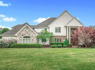 9101 Stoneview Ln, Whitmore Lake, MI 48189