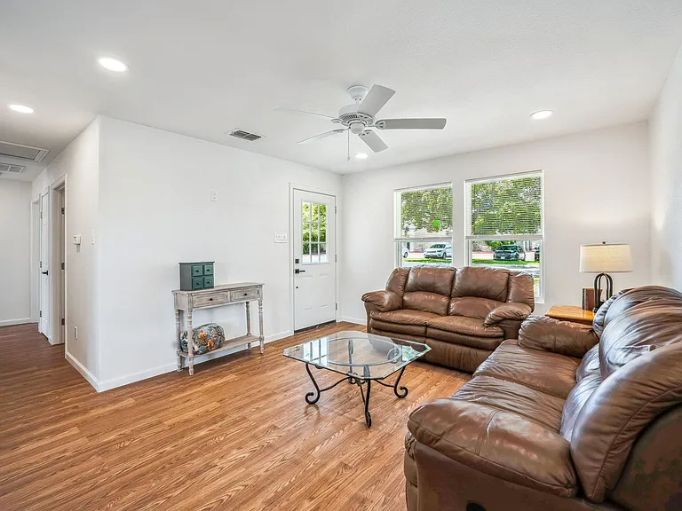 1485 N McCart St — Photo 6