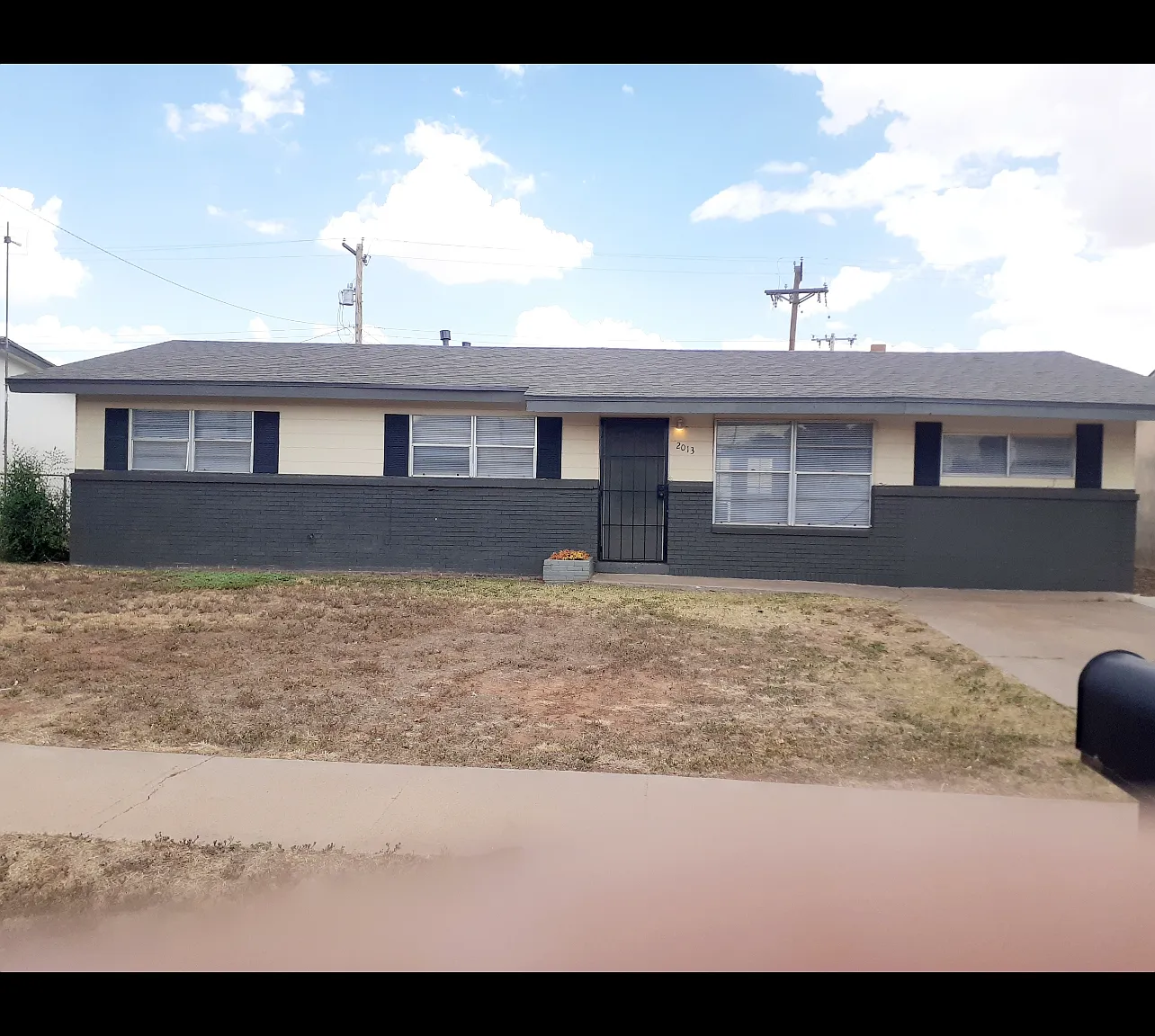 4 bed, 1.5 bath, 1100 sqft, $1,275 — Photo 1