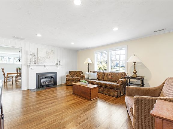 2nd image of 100 Elder Rd