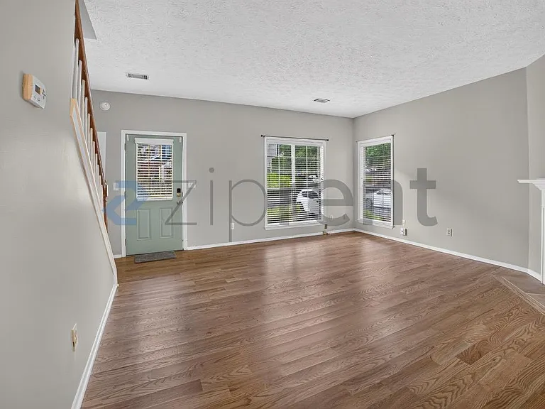 1201 Wedgewood Ct — Photo 8