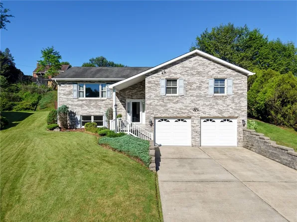 209 Falcon Ridge Dr, New Kensington, PA 15068