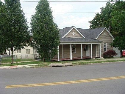 4th image of 301 Richmond St