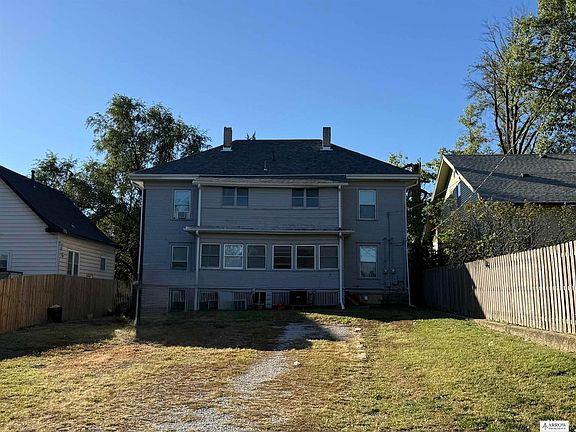 3rd image of 2110 C St