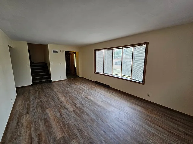 11106 W Maple Ln — Photo 6