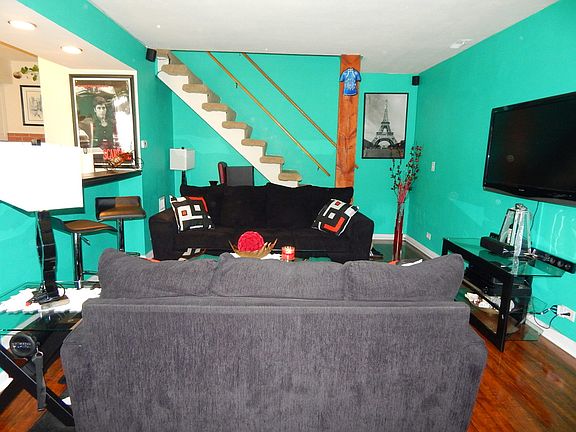 3rd image of 1054 Cove Dr