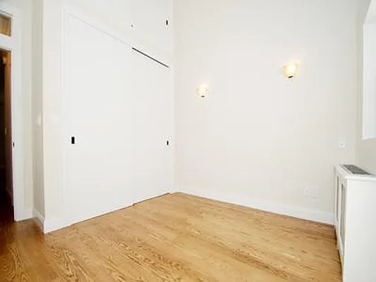 Rented by Buchbinder & Warren | media 27