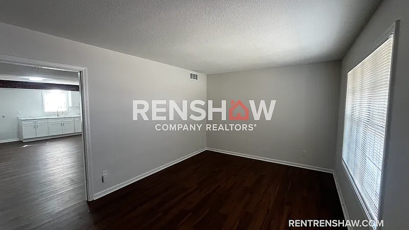 3 bed, 2.0 bath, 2002 sqft, $1,300 — Photo 2