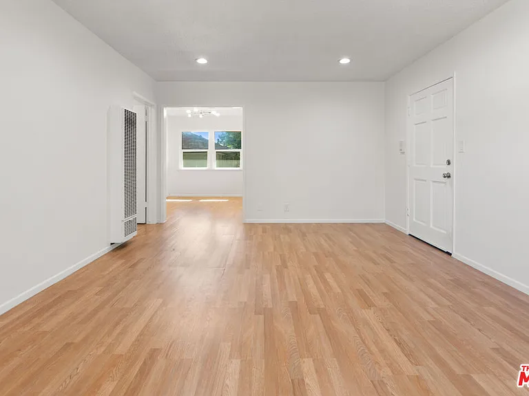 5830 Bowcroft St #4 — Photo 13