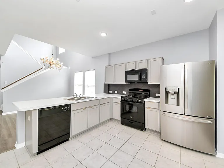 4919 Fairwater Ct — Photo 13