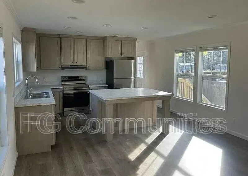 3 bed, 2.0 bath, $1,275 — Photo 2