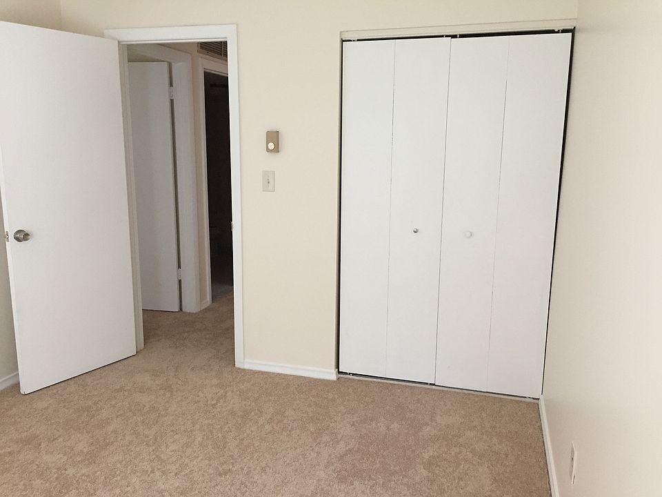 1st image of 180 Candlewood Dr