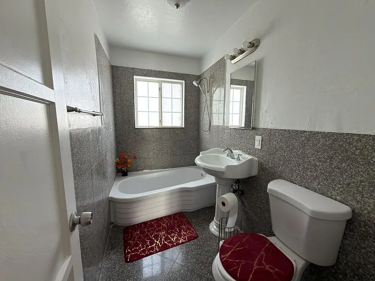 986 Merritt Dr — Photo 12