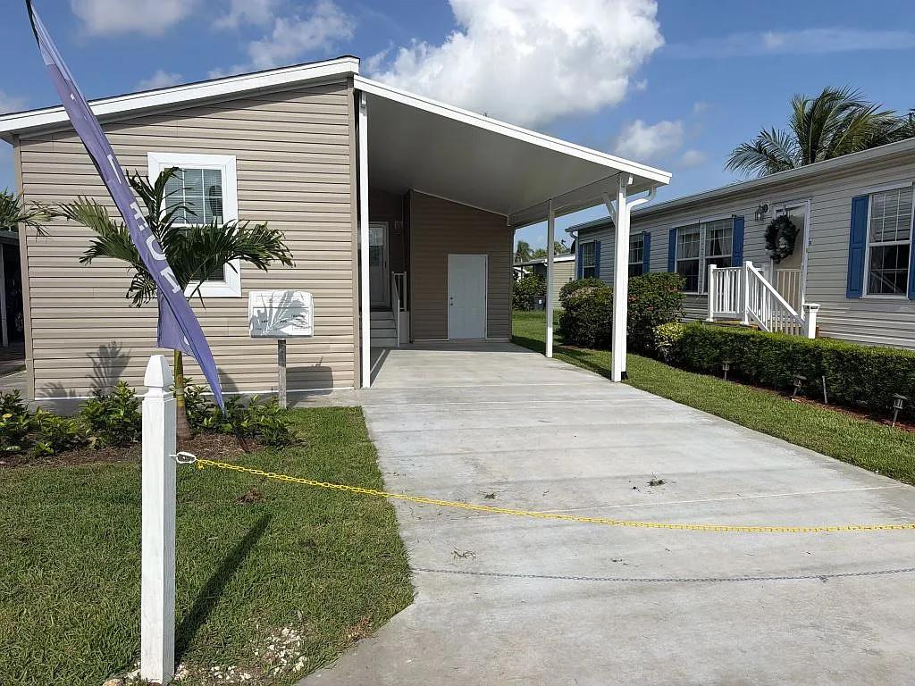 3 bed, 2.0 bath, 1042 sqft, $1,499 — Photo 1