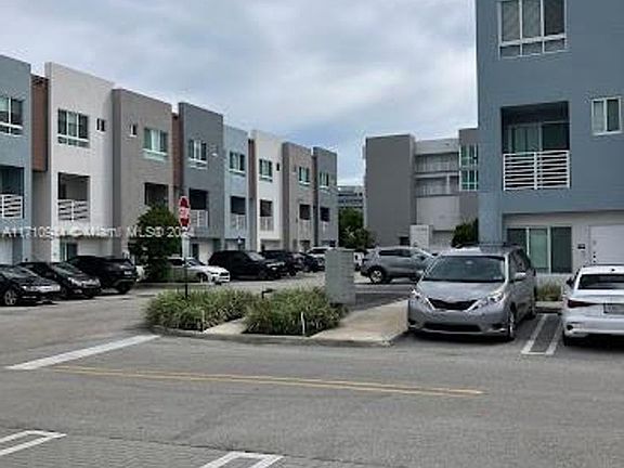 5th image of 2535 NE 193rd St #3112