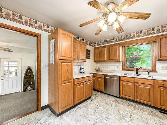 5th image of 15 Meadow Dr