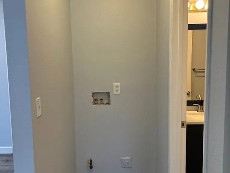 155 N Bitterbush St #B — Photo 5