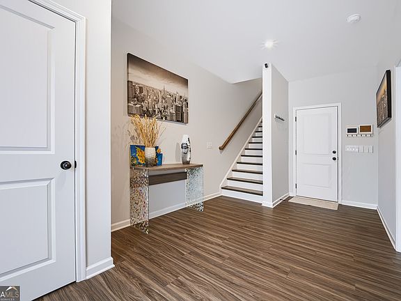4th image of 3029 Cambridge Mill St