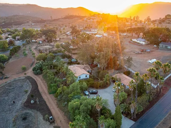 20276 Rancho Villa Rd, Ramona, CA 92065