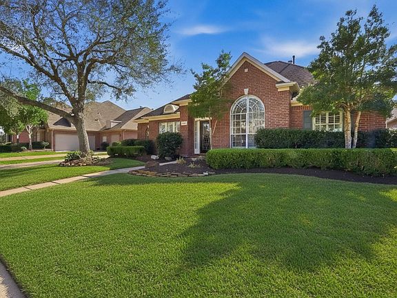 2nd image of 1619 Forest Trace Dr