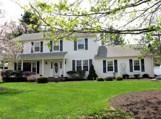 10 Walnut Dr, Long Valley, NJ 07853