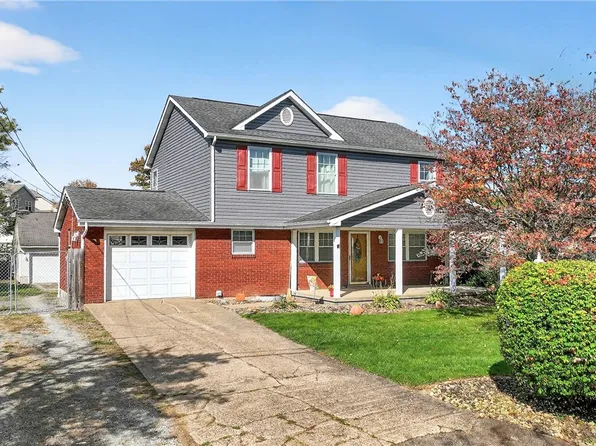4 Austin Dr, Delmont, PA 15626