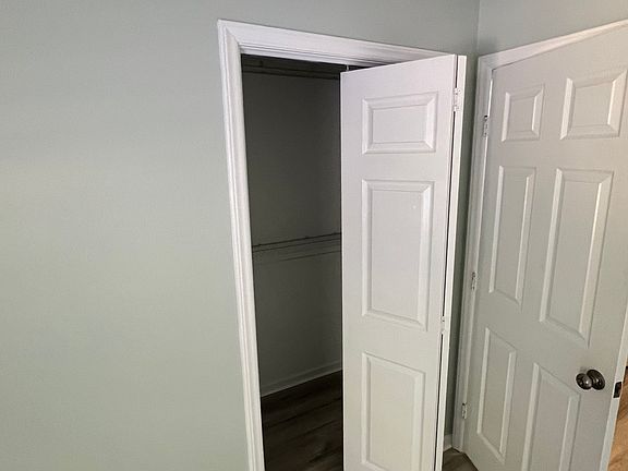 5th image of 1806 Summerhaven Dr #B