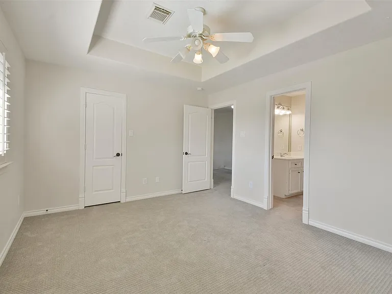 8114 Hideaway Lake Cir — Photo 31
