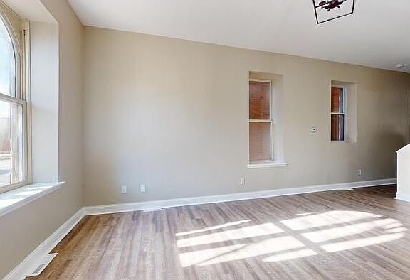 4th image of 1723 S Tucker Blvd