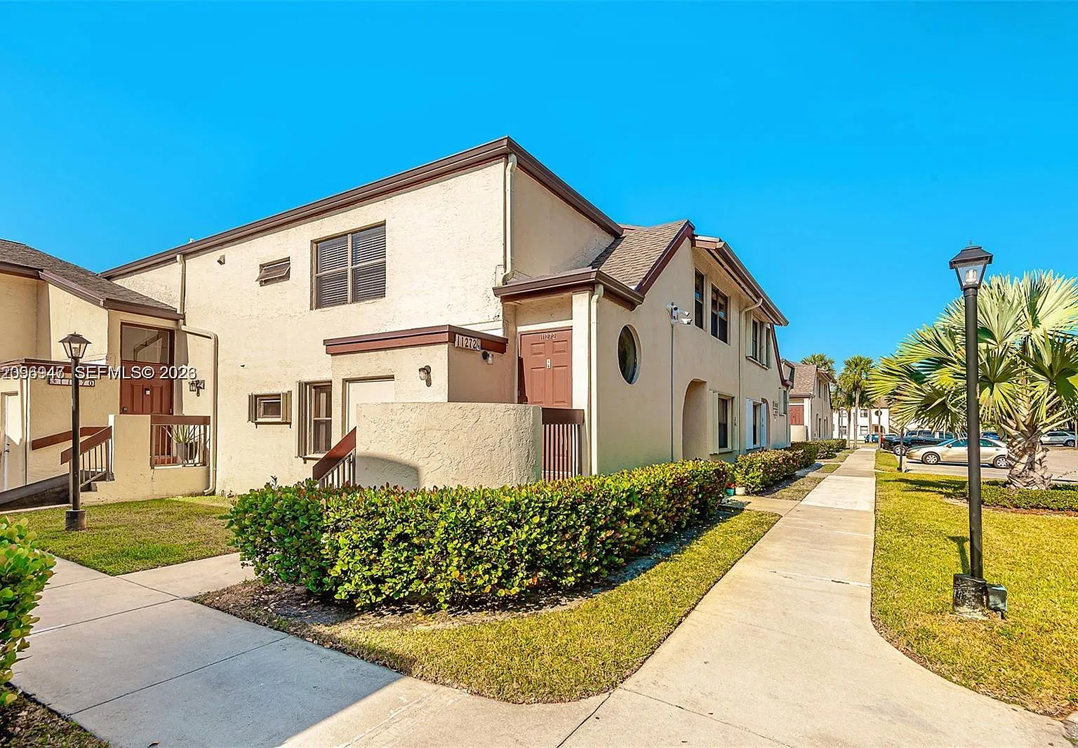 Gardens At Pembroke Lakes — Photo 1