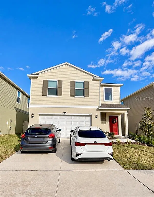 4 bed, 2.5 bath, 1874 sqft, $2,600 — Photo 1