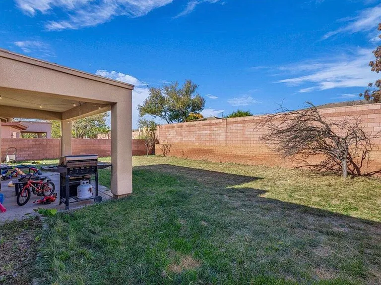 3309 E Willow Springs Dr — Photo 10