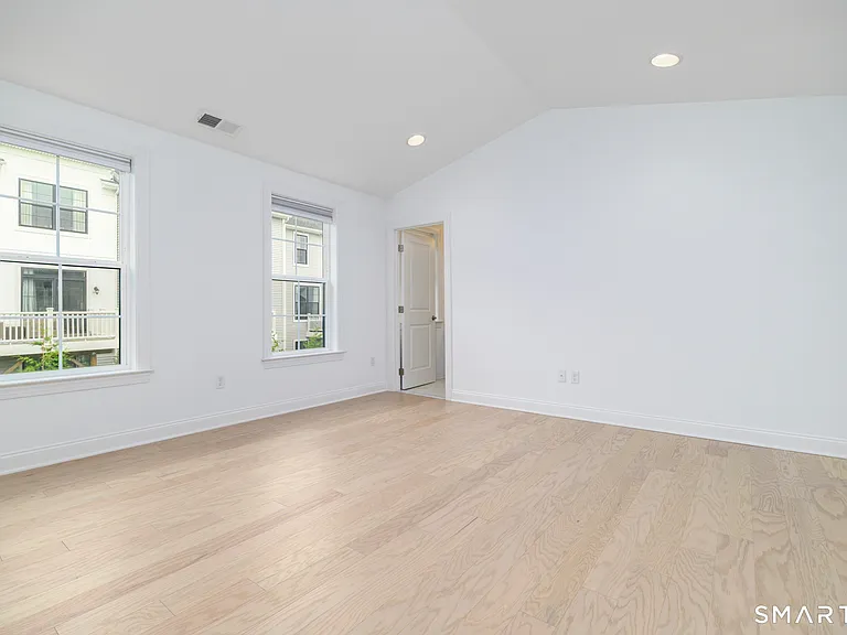 15 E Cross Trl #15 — Photo 17
