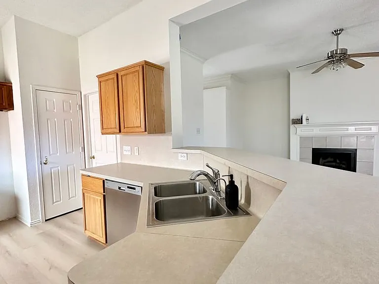 8005 Paloverde Dr — Photo 14
