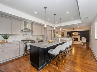 415 Up Mountain Ave, Montclair, NJ 07043