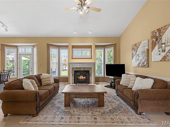 4th image of 1404 Devonshire County Dr