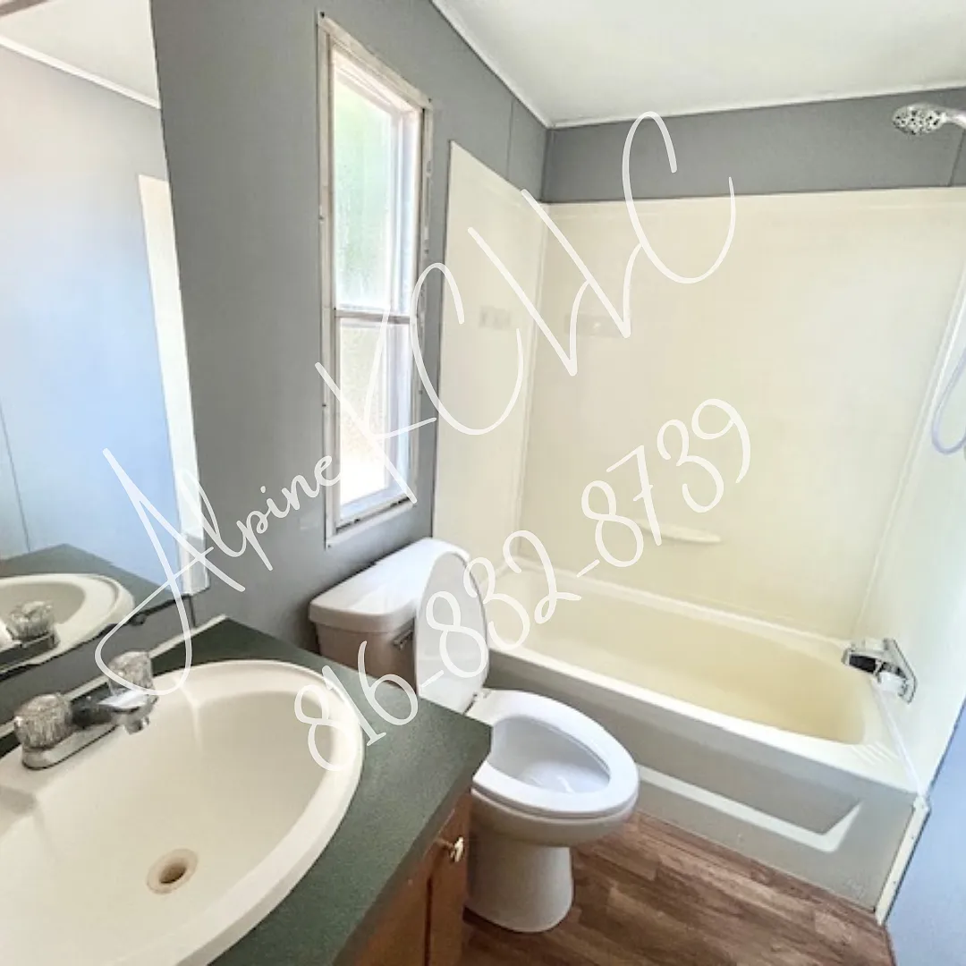 2 bed, 900 sqft, $900 — Photo 2