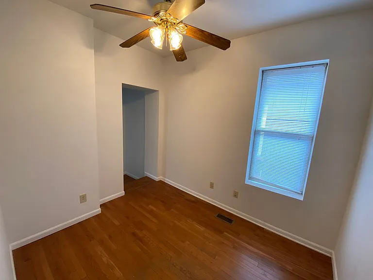 Summit St 1616-1618 SCR — Photo 8